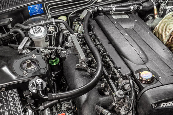 RADIUM ENGINEERING DUAL CATCH CAN KIT: 1989–1994 NISSAN SKYLINE GT-R