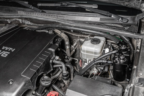 RADIUM ENGINEERING DUAL CATCH CAN KIT: 2016–2021 TOYOTA TACOMA