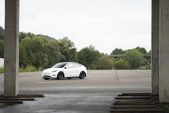 KW Coilover Kit V3 Tesla Model Y AWD