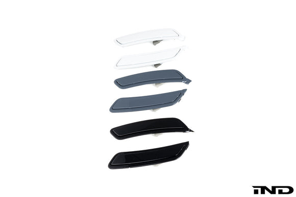 IND I20 iX Painted Rear Reflector Set