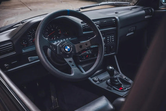 Renown 100 Steering Wheel Motorsport Competition / Tricolor