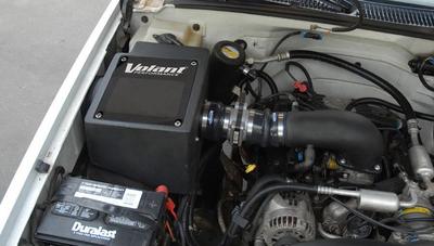 Volant 99-00 Cadillac Escalade 5.7 V8 PowerCore Closed Box Air Intake System - 0