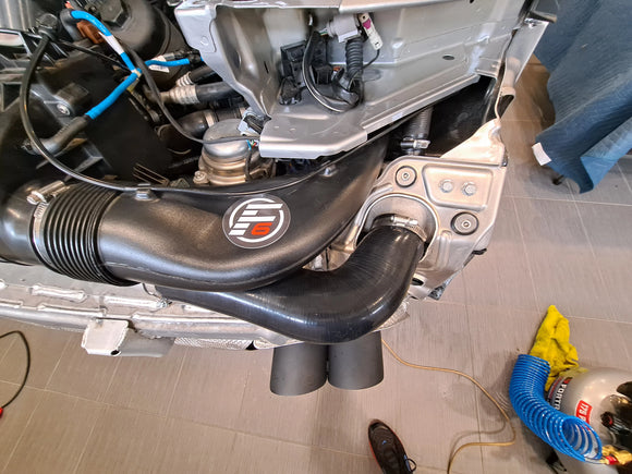 Flat 6 Motorsports - Silicone Charge Pipes for AWE/AMS Intercoolers to IPD Y-Pipe (991 Turbo)