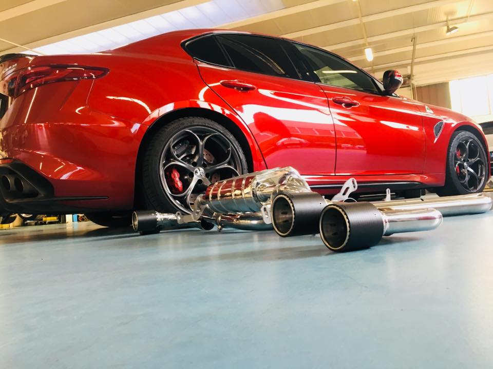 Alfa Romeo Giulia Quadrifoglio - Valved Exhaust System WITH Mid Pipes