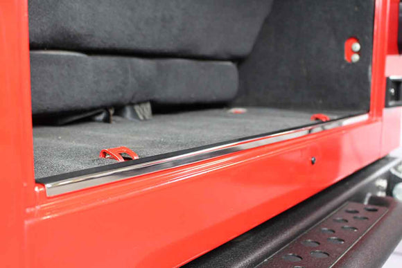 Kentrol 87-06 Jeep Wrangler TJ/YJ Inside Rear Body Protector - Polished Silver