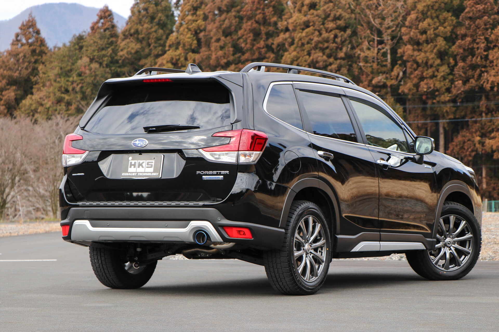 LEGAMAX Premium SUBARU FORESTER 5AA-SKE - 0