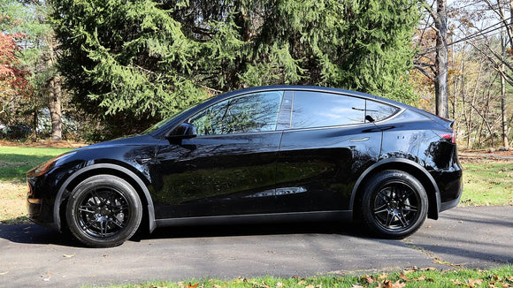 RSf72 • Tesla 19x10.5 • ET45 • 5:114.3 • 64.1CB Black • Gloss
