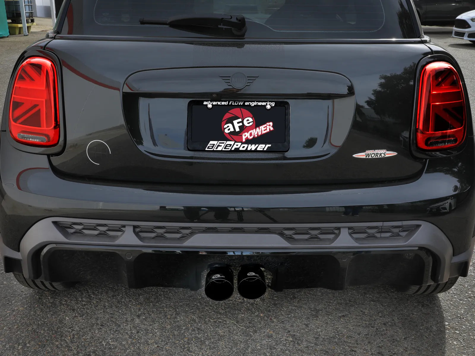 MACH Force-Xp 3 IN to 2-1/2 IN 304 Stainless Steel Cat-Back Exhaust MINI Cooper S 14-24/Cooper S JCW Hardtop 15-24 L4-2.0L (t) 2-Door