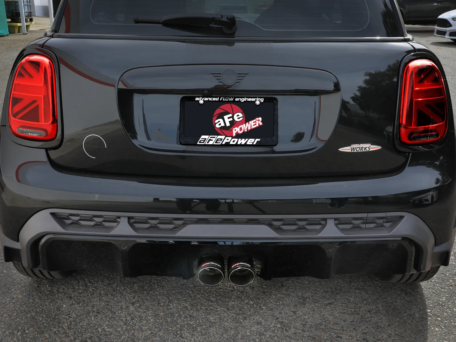 MACH Force-Xp 3 IN to 2-1/2 IN 304 Stainless Steel Cat-Back Exhaust MINI Cooper S 14-24/Cooper S JCW Hardtop 15-24 L4-2.0L (t) 2-Door