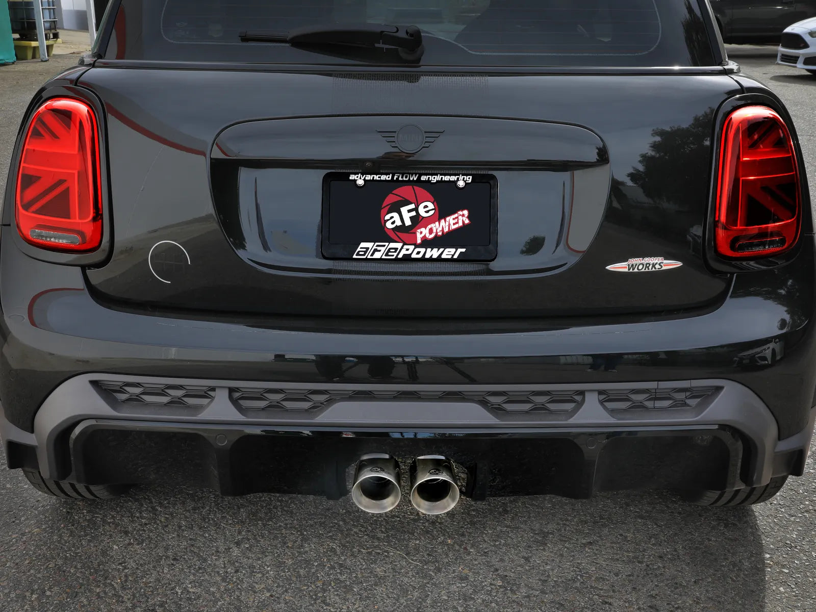 MACH Force-Xp 3 IN to 2-1/2 IN 304 Stainless Steel Cat-Back Exhaust MINI Cooper S 14-24/Cooper S JCW Hardtop 15-24 L4-2.0L (t) 2-Door