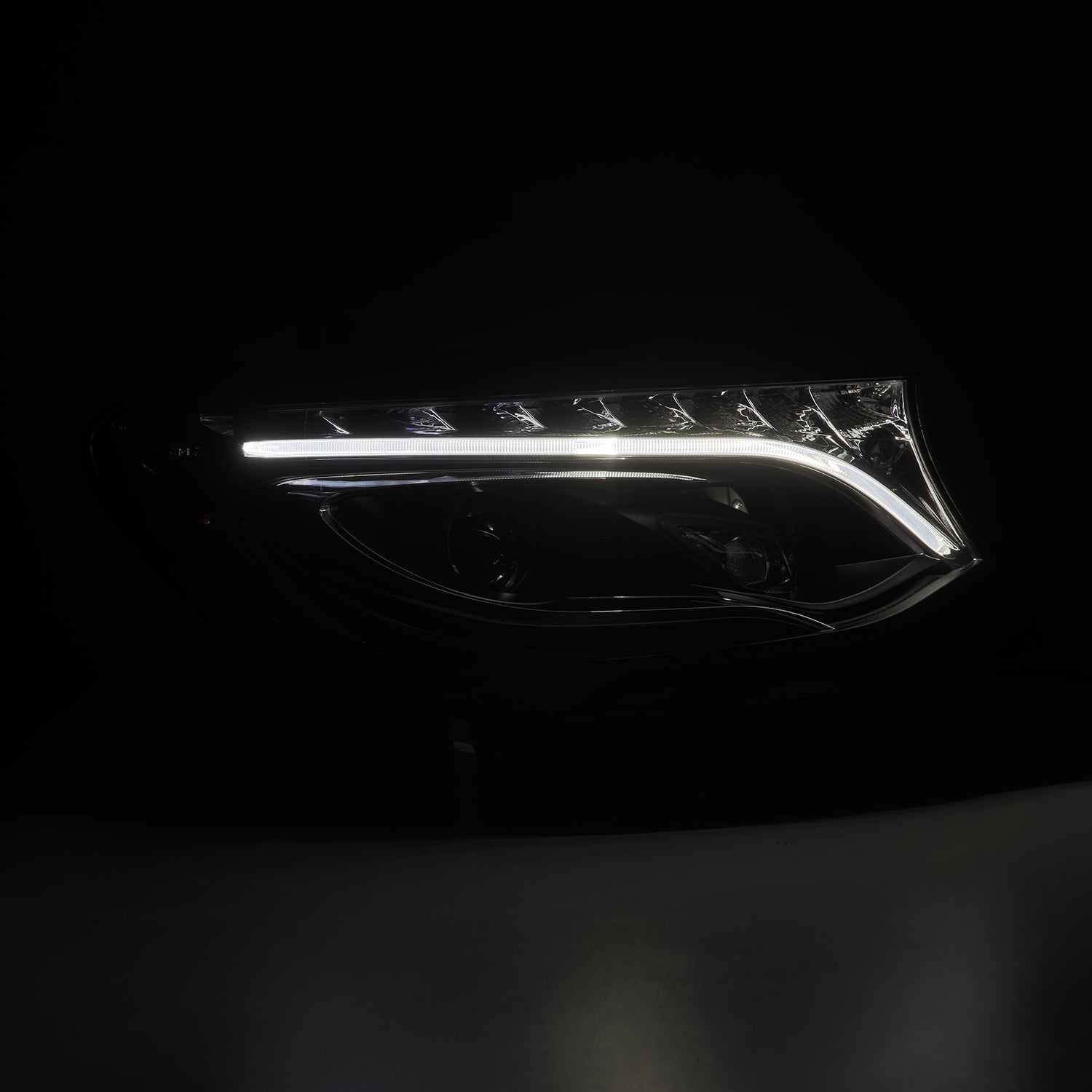 19-24 Mercedes-Benz Sprinter LUXX-Series LED Projector Headlights Black