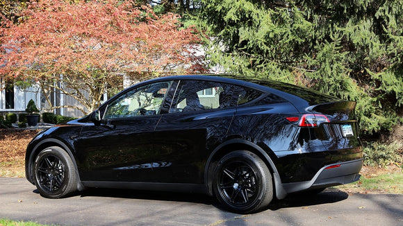 RSf72 • Tesla 19x10.5 • ET45 • 5:114.3 • 64.1CB Black • Gloss
