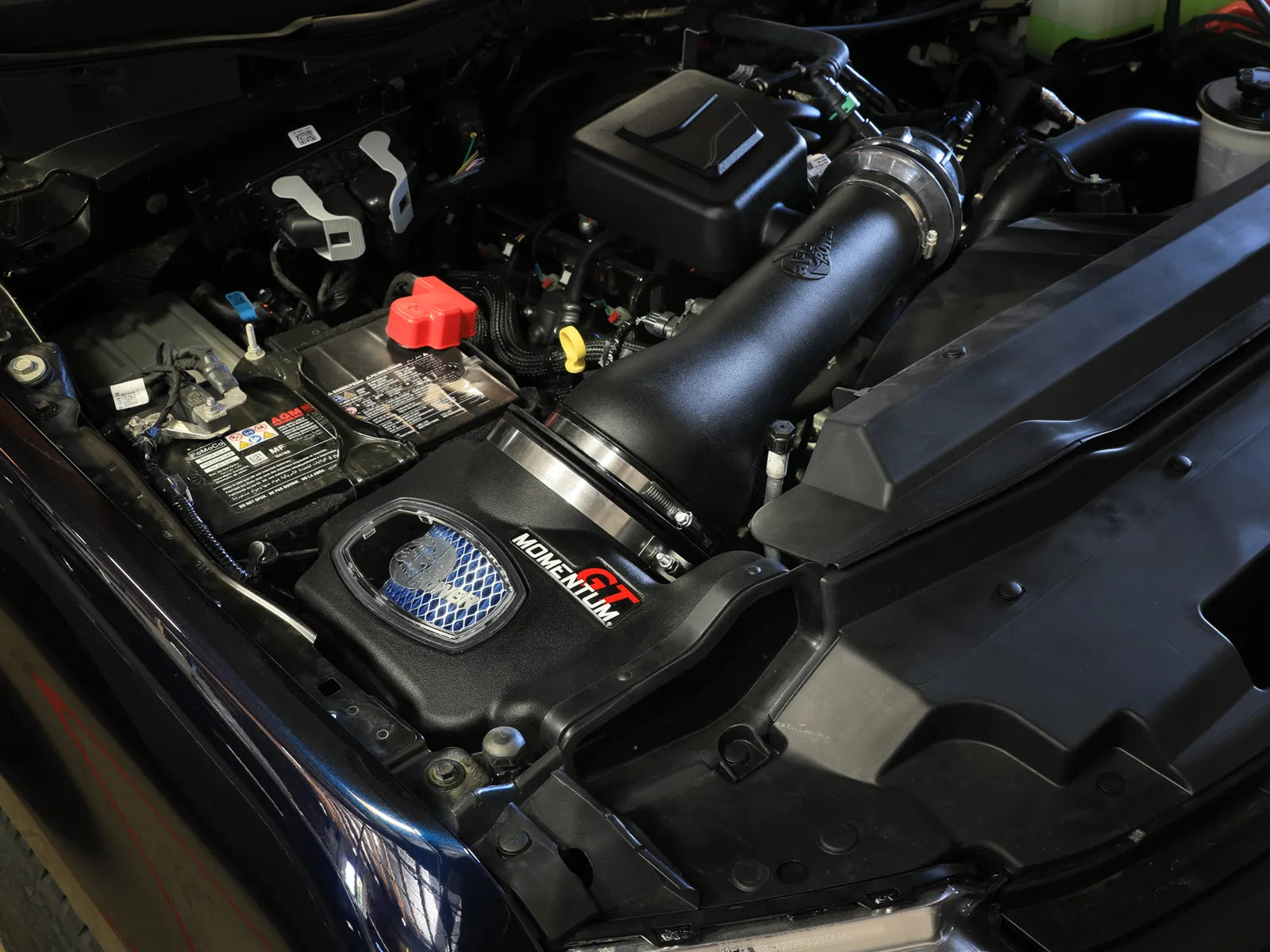 Momentum GT Cold Air Intake System Ford F-250/F-350 23-25 V8-7.3L - 0