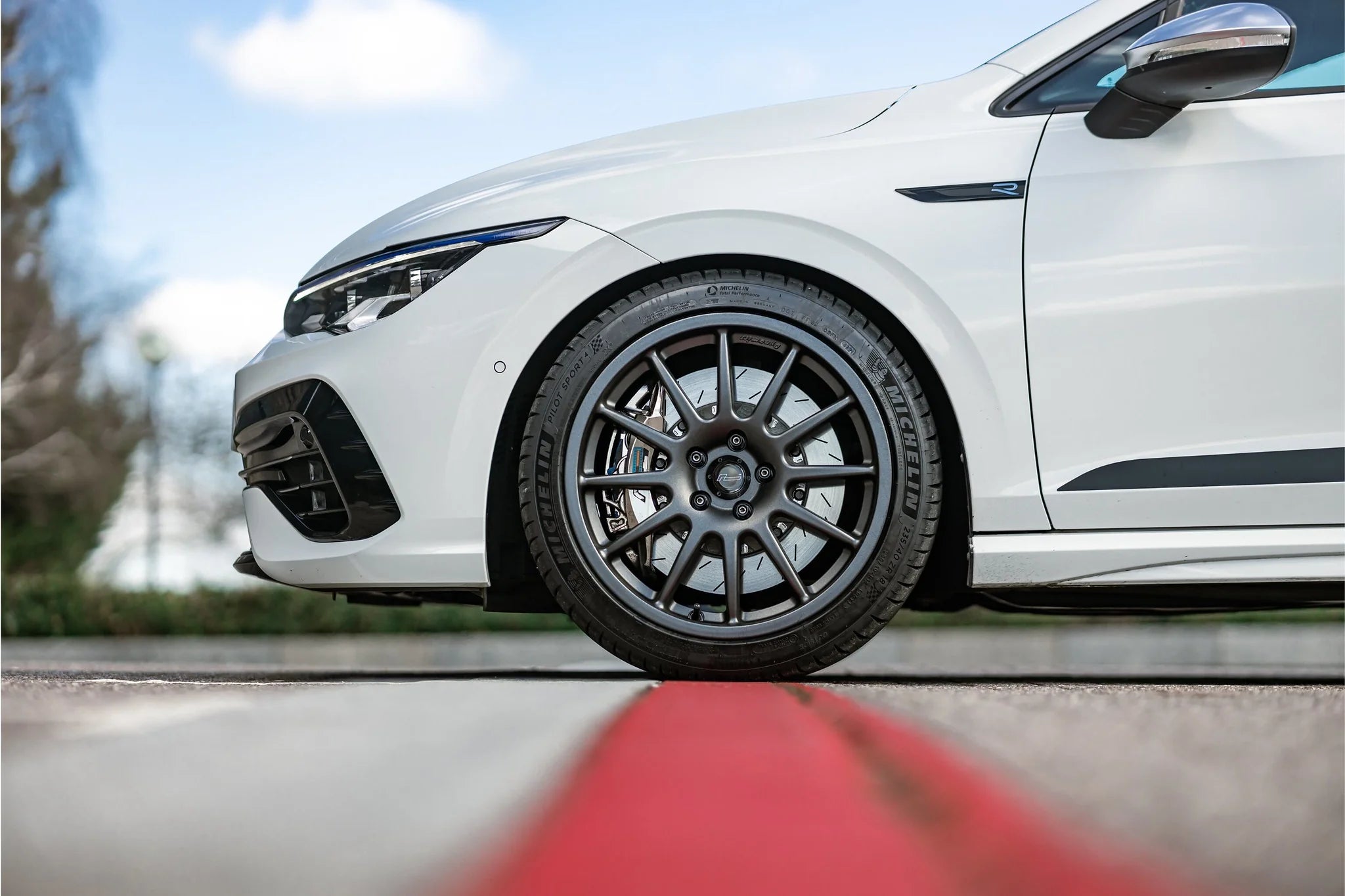 18'' x 8.5" Cup Edition Wheel/Gunmetal Grey/ET45 Set of 4