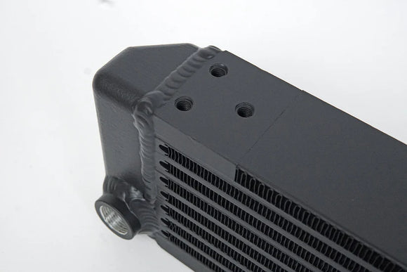 Universal Single-Pass Oil Cooler / RSR Porsche / M22 x 1.5 / 22L x 4.75H x 2.16W