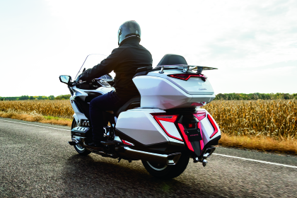 Kuryakyn Omni L.E.D. Rear Bag Accents 14-25 GL1800