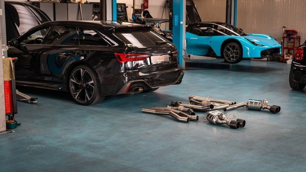 Capristo Valved Exhaust With Bevelled Carbon Fiber Tips (E2P) | Audi RS6/RS7 C8