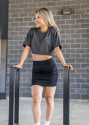 Model wearing pizzabrand Audi 80 RS2 Avant cropped tshirt