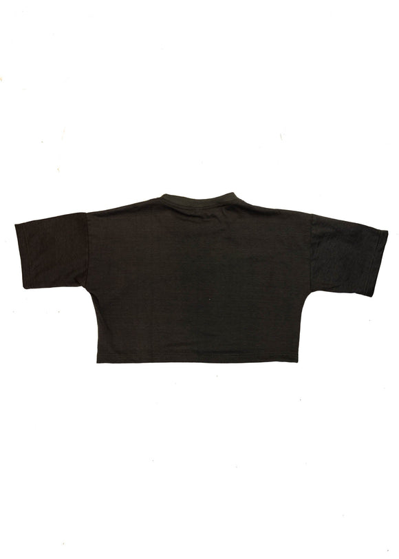 A dark grey cropped t-shirt for Audi women. Back view of a 100% cotton crop tee with an embroidered Nogaro Blue Audi 80 RS2 Avant made by Porsche. The material is stretchy, and non-transparent with a crewneck neckline and short sleeves.