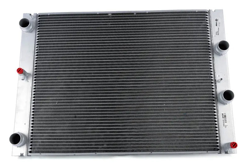 Feature Readiator BMW E60 M5 / E6X M6 High-Performance All-Aluminum Radiator Features (C ...