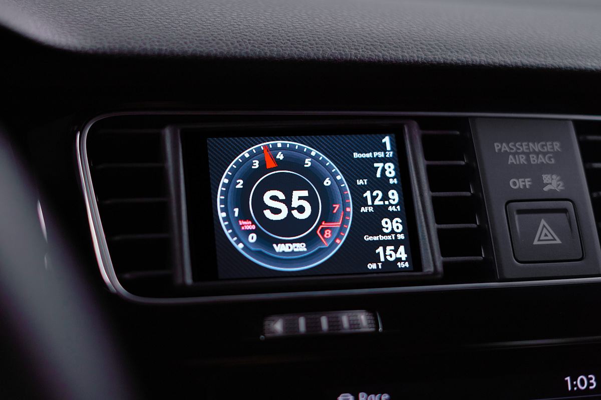 VADPRO VAD32 VERSATILE AUTOMOTIVE DISPLAY FOR VW MK7 GOLF PLATFORM