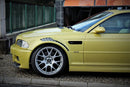 Karbonius E46 M3 Carbon Vented Fender Set-2