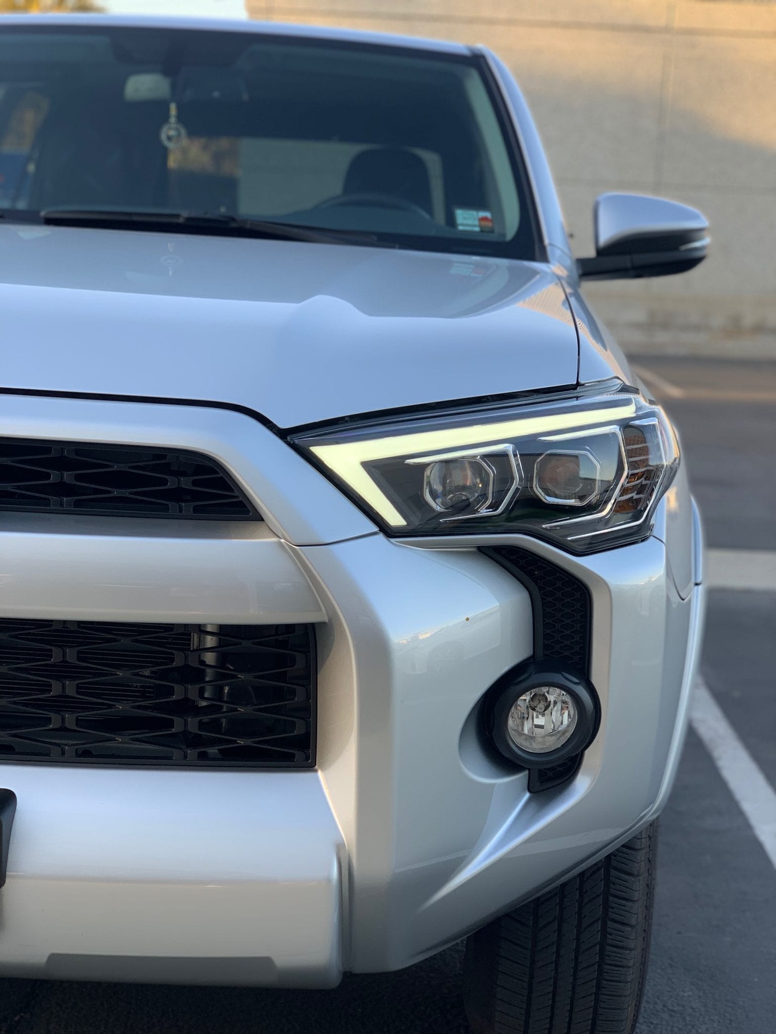 AlphaRex 14-20 Toyota 4Runner PRO-Series Projector Headlights Plank Style Black w/Sequential Signal