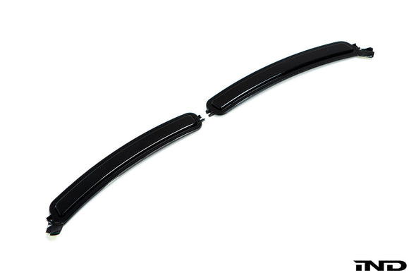 IND F91 / F92 / F93 M8 Painted Front Reflector Set