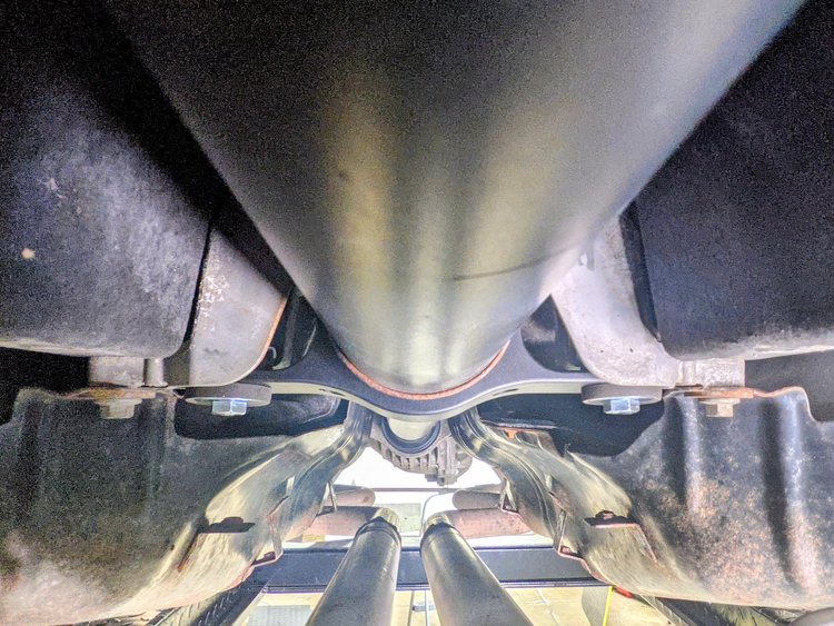 Driveshaft Carrier - L494 Range Rover Sport, L405 Range Rover, L462 Discovery - Track Bushings