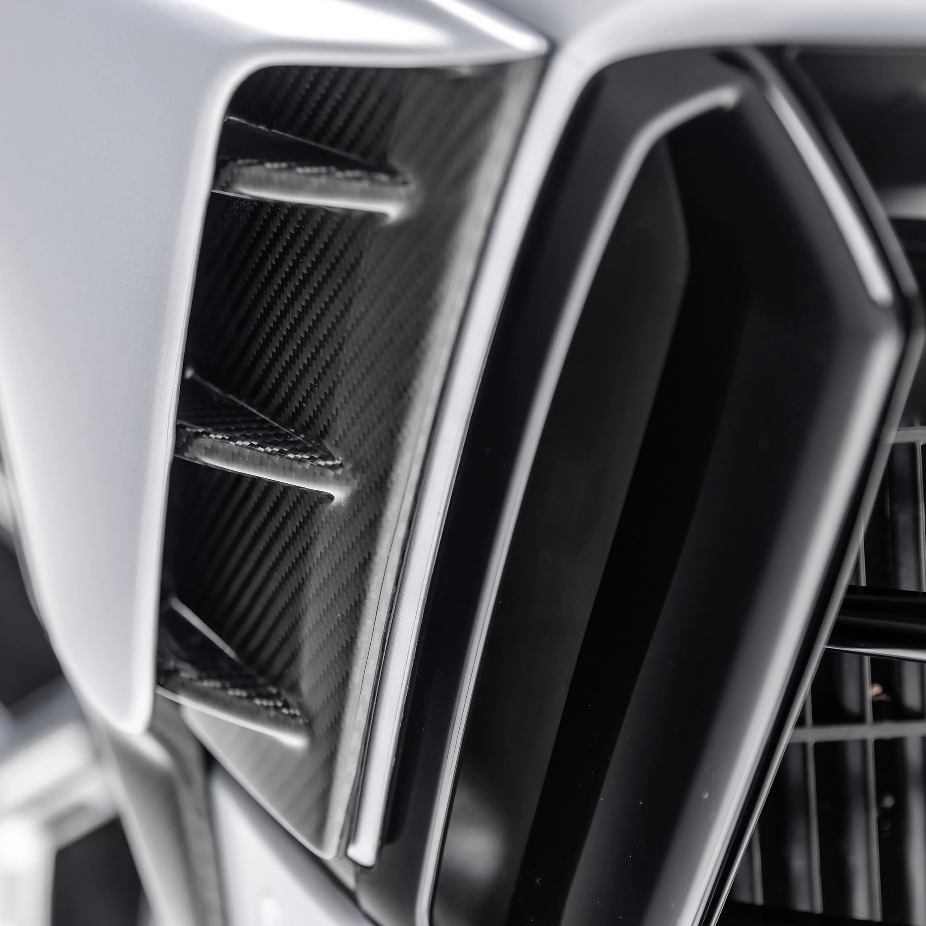 LAMBORGHINI URUS PERFORMANTE EDIZIONE AERO FENDER FLARES (NOT COMPATIBLE IF CANARDS 2027LOV ARE SELECTED)