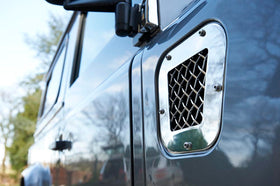 Zunsport LandRover Defender Fender and Side Grille Set - Silver finish