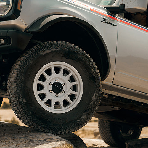 2021+ BRONCO 17"X 8.5" METHOD WHEEL KIT - OXFORD WHITE