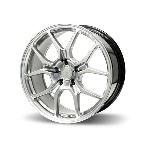 RSe10R 18x8.5 • ET45 • 5:112 • 57.1CB Hyper Silver • Gloss