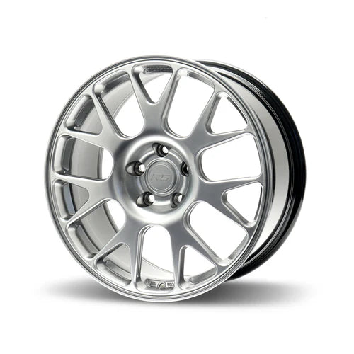 RSe143 18x9.0 • ET45 • 5:112 • 57.1CB Hyper Silver • Gloss