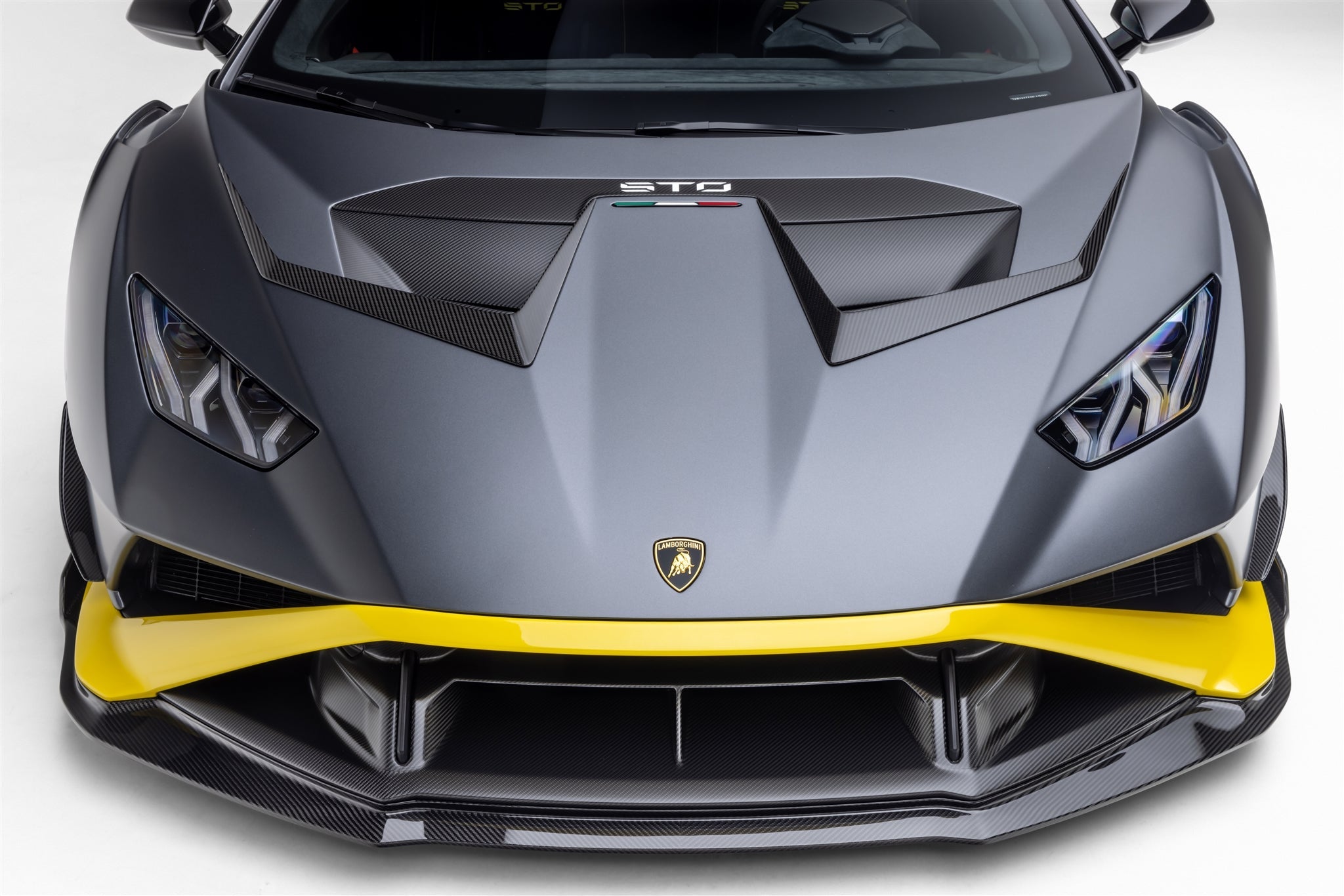 HURACAN STO AERO HOOD DUCTS CARBON FIBER