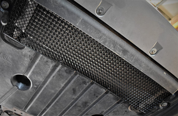Zunsport BMW M5 (F10) - Oil Cooler Grille - Black Finish