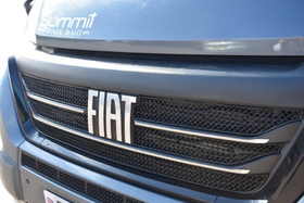 Zunsport Fiat Ducato (FIAT badge) Upper Grille Set - Black Finish