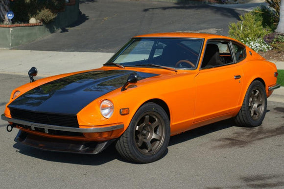 Seibon 70-73 Datsun 240Z OE Carbon Fiber Hood