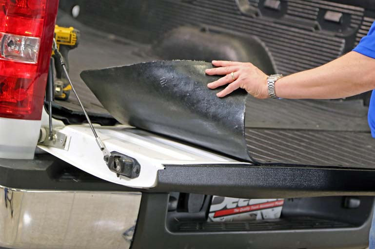 Deezee Universal Tailgate Mat - Full Size