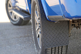 Deezee Universal Flaps Brite-Tread Universal 11x19 Notched (Txt Blk) - 0