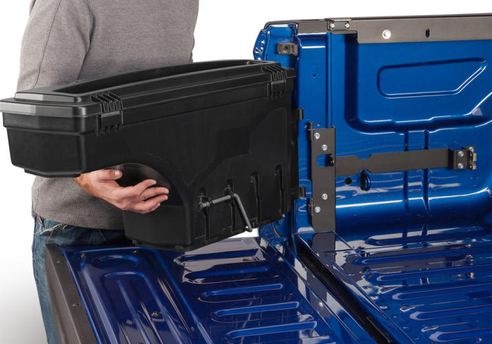 UNDERCOVER DRIVERS SIDE SWING CASE: 2004–2015 NISSAN TITAN