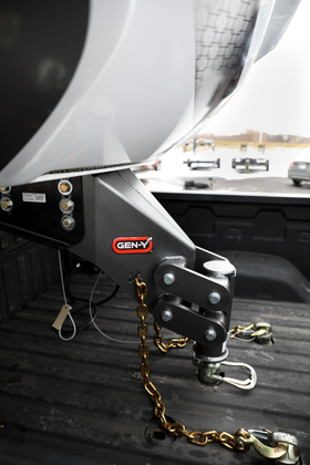 EXECUTIVE Fifth to Gooseneck Safety Chain 3/8 x 84" Safety Chain with 2 Safety Slip Hooks Grade 70 - 0