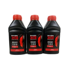 Baer Brake Fluid Features minimum boiling points of 608°F (320°C) dry and 383°F (195°C) wet. Baer DOT4 fluid meets or exceeds SAE J1704 & FMVSS 116 specifications for DOT4 brake fluid and mixes safely with all SAE DOT3, 4 and 5.1 brake fluids.