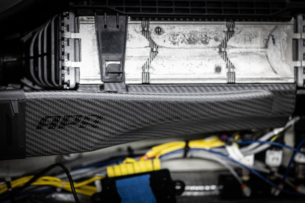 APR Carbon Fiber Intercooler Ducts - Porsche / 992 / 3.0T / 911 | IC100030