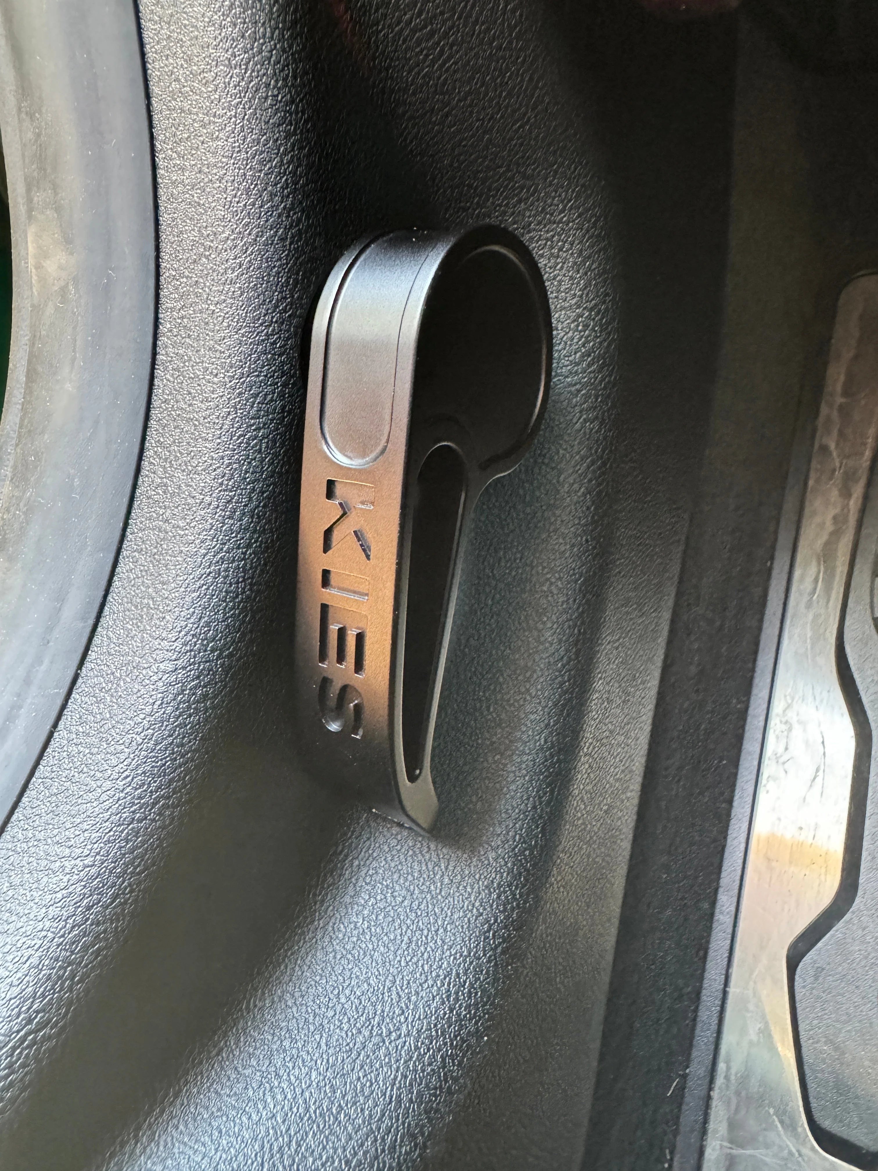 KIES Quick Release Hood Latch In Stealth Black For G8x/G2x - 0