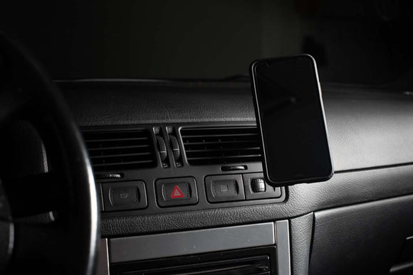 Rennline Non-Charging w/ Magsafe ExactFit Magnetic Phone Mount Volkswagen Golf | GTI MK4 1997-2004