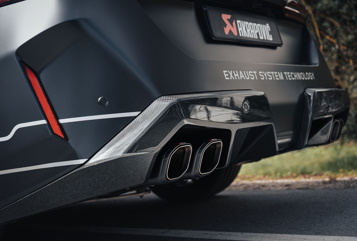 Akrapovic 2024+ BMW M5 (G90,G99) Hexagonal Carbon Fiber Tail Pipe Set