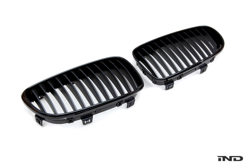 IND E82 1M Painted Front Grille Set