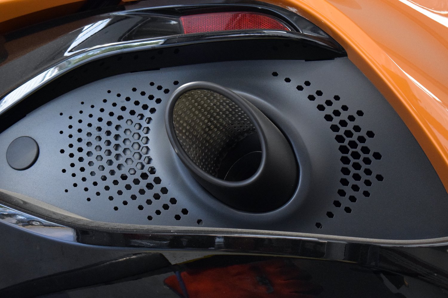 Aston Martin DBX - Titan Sport Exhaust with Sound Architect (2020 on)