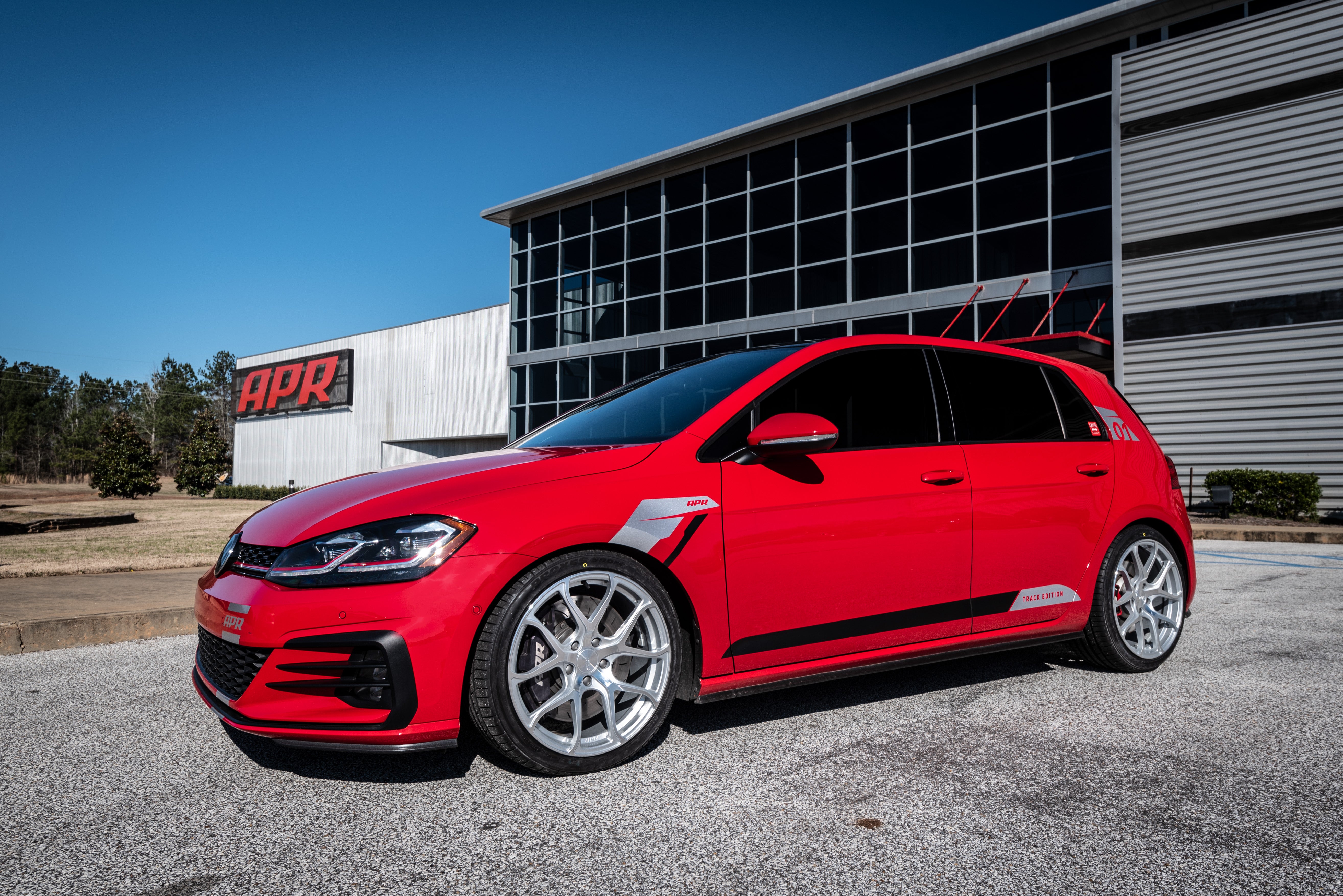 APR S01 FORGED WHEELS (18X8.5) (SILVER/MACHINED) (1 WHEEL)